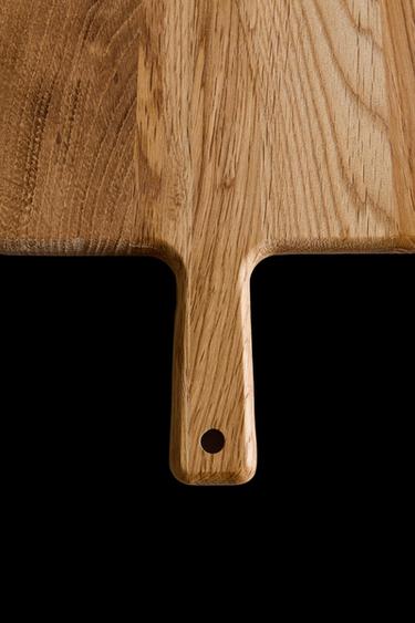 WOODEN CUTTING BOARD - Light beige by Zara