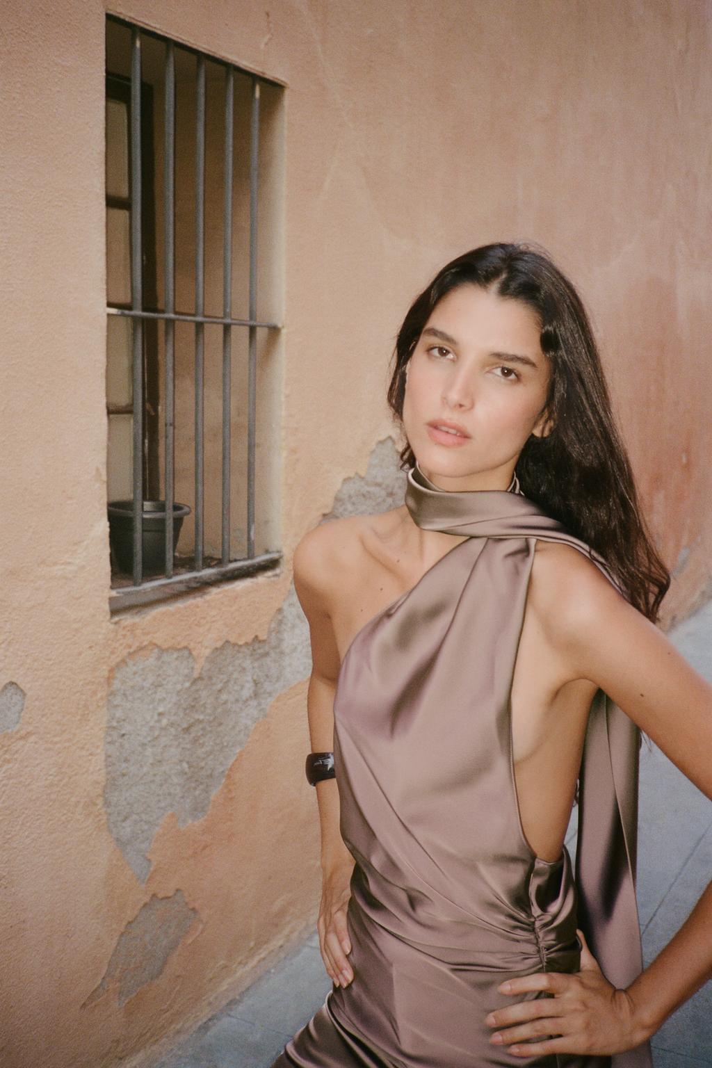 SATIN HALTER SCARF TOP