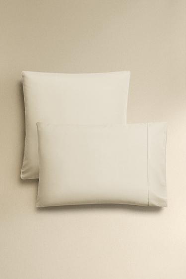 TAIE D’OREILLER PERCALE DE COTON (300 FILS) - Écru de Zara