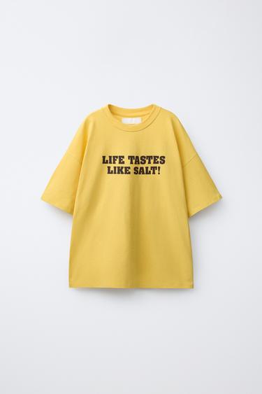 T-SHIRT MIT PUKAS SURF SCHRIFTZUG - Gelb von Zara