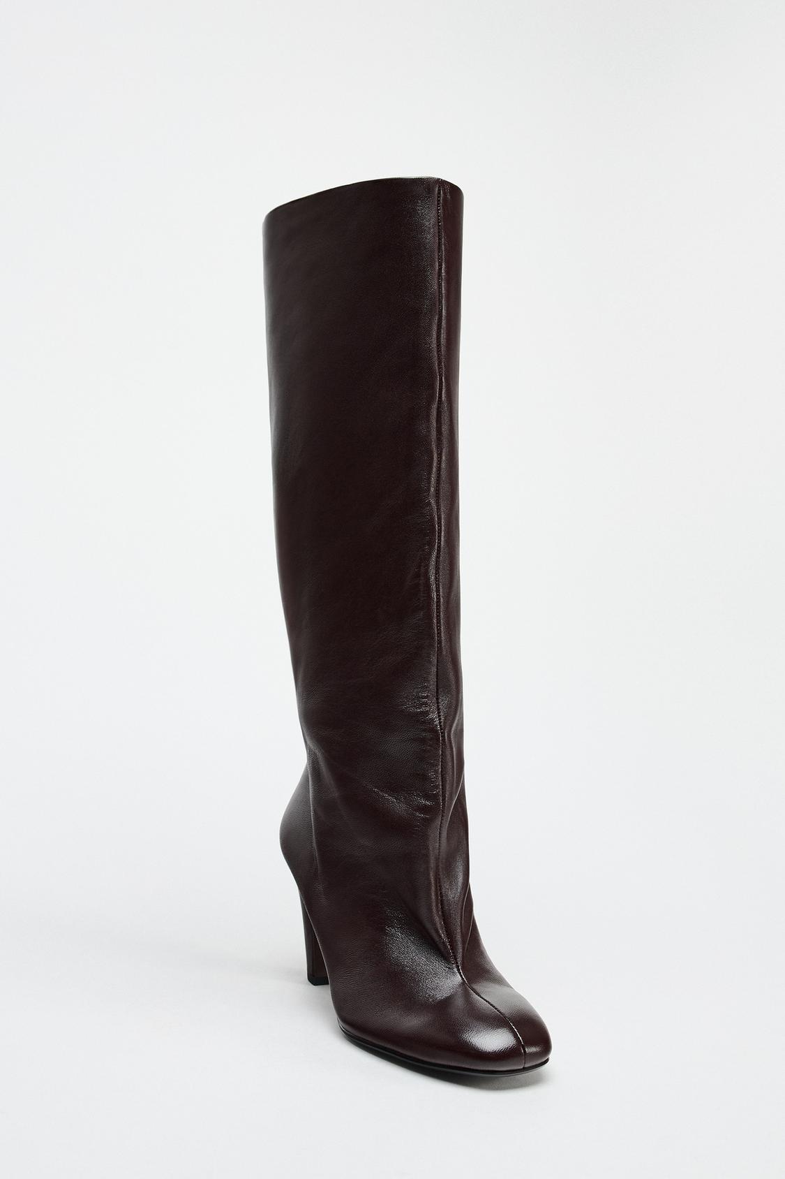 LEATHER BOOTS WITH WIDE CALF