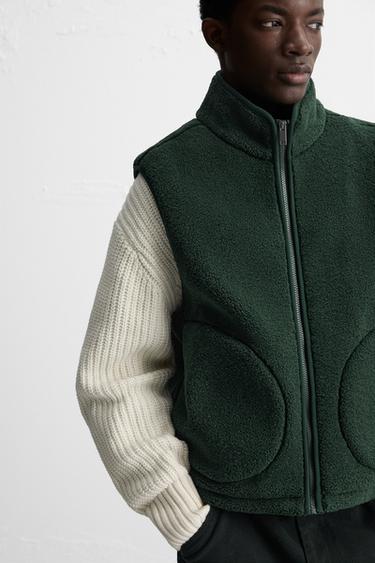 FAUX SHEARLING GILET - Dark green by Zara