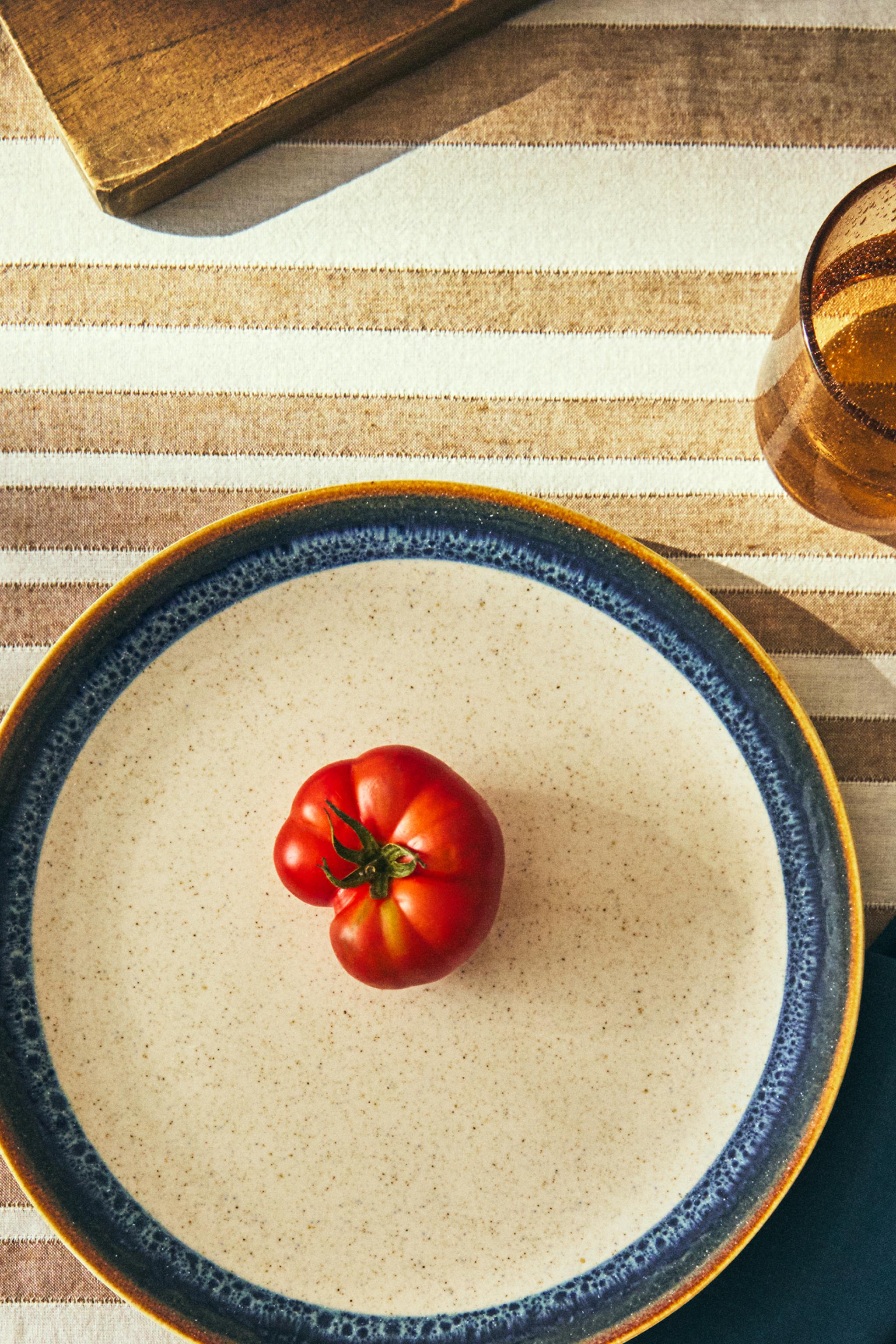 STONEWARE DINNER PLATE