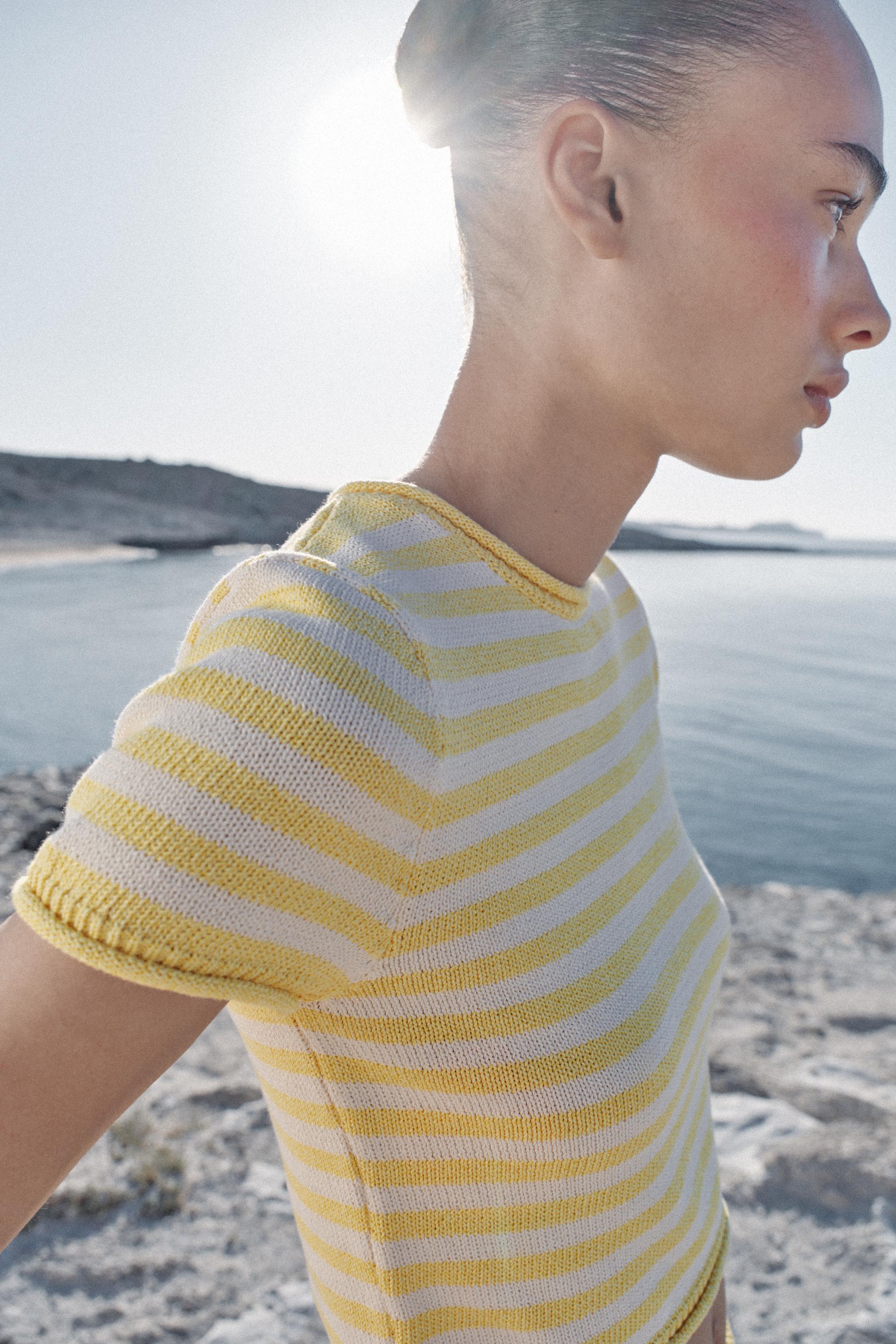 STRIPED KNIT CROP TOP
