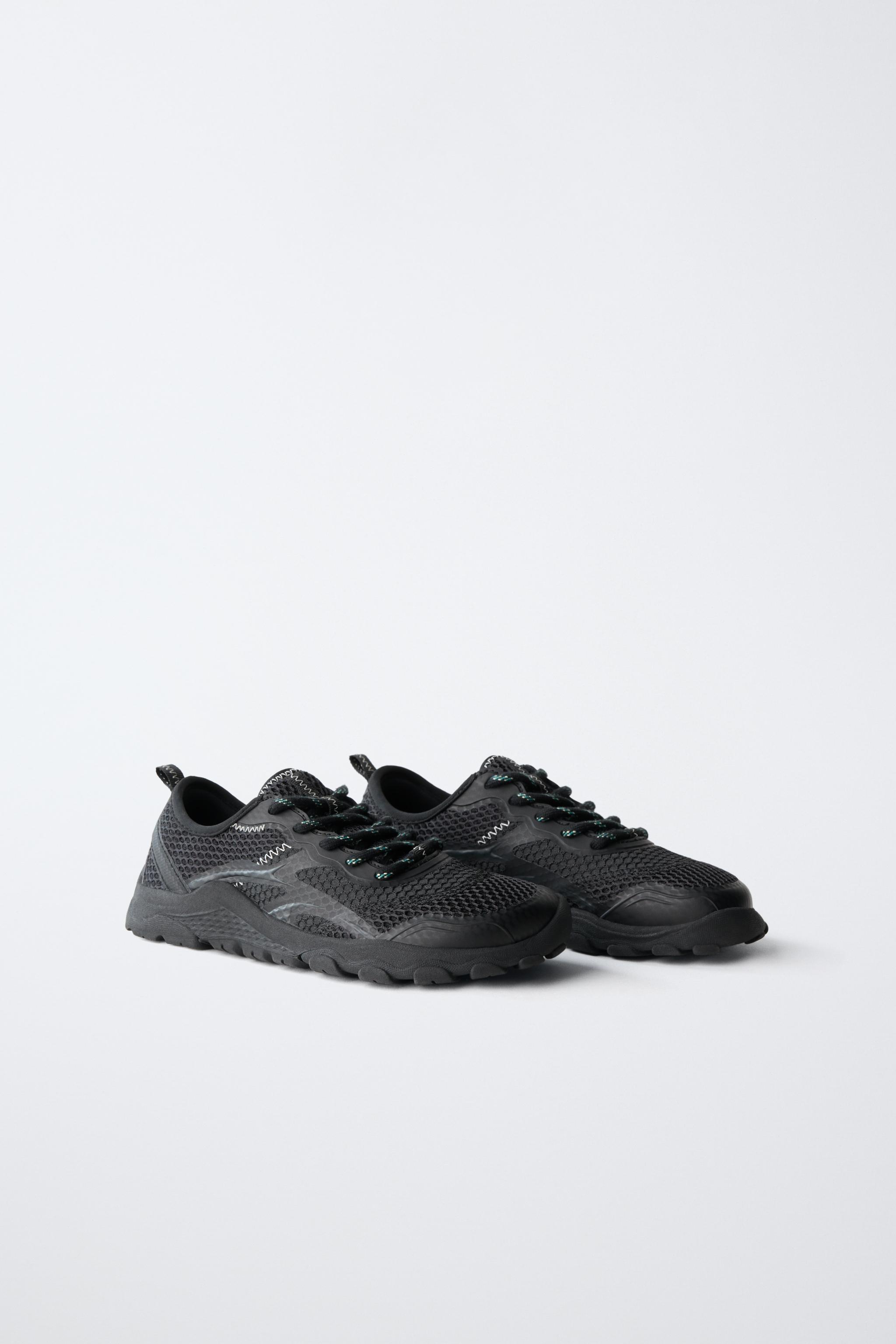 BAREFOOT MESH SNEAKERS — Black