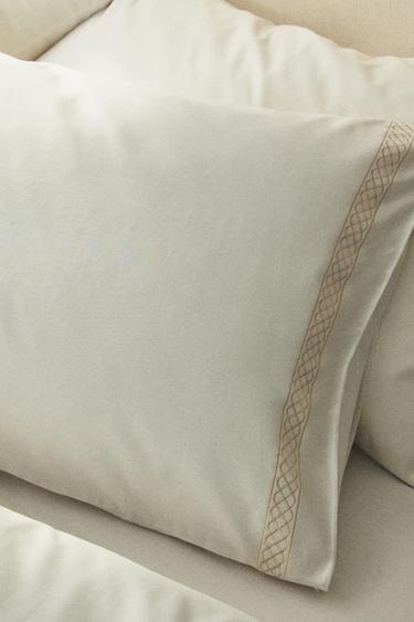 EMBROIDERED SATEEN PILLOWCASE - Oyster-white by Zara - Image 4