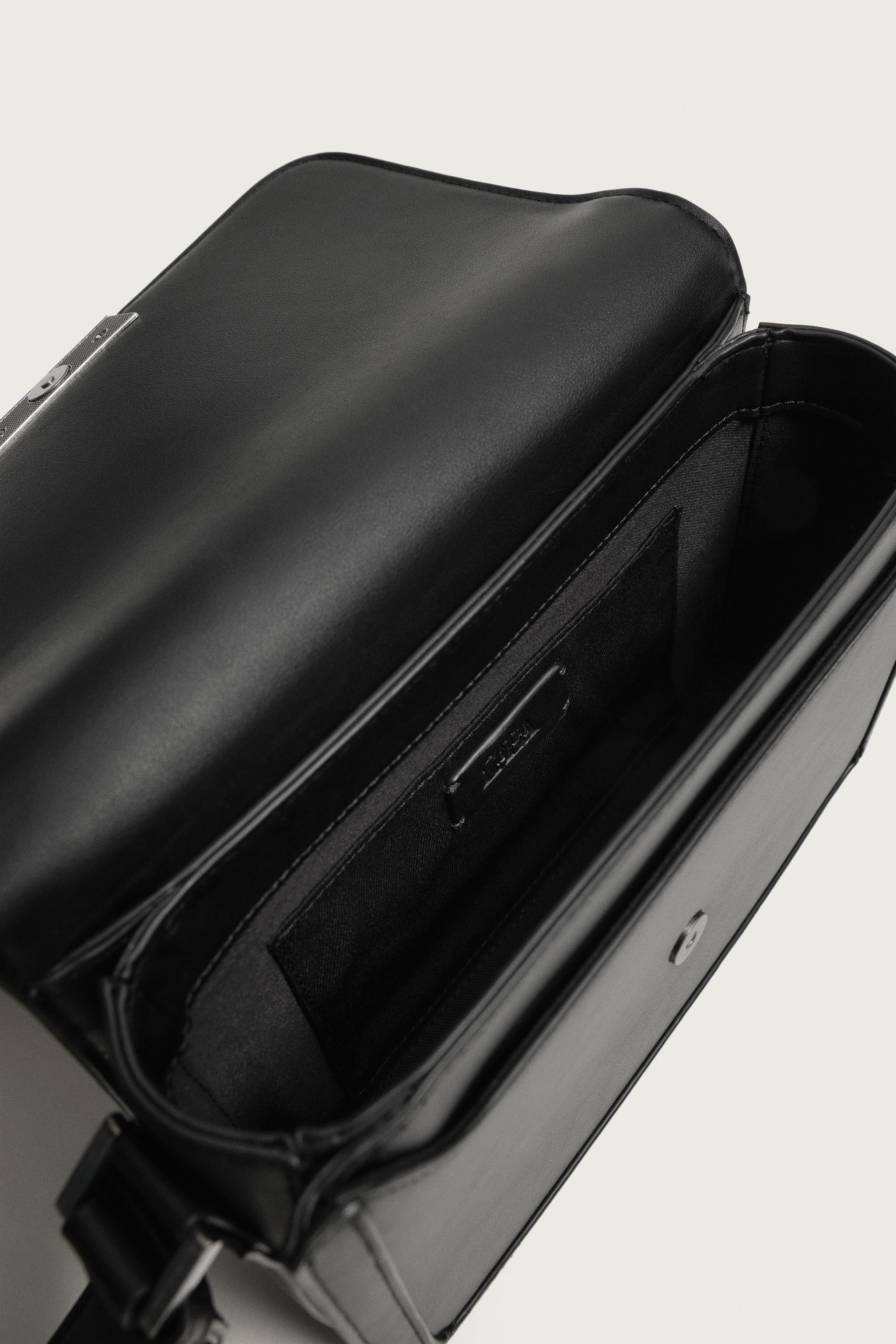 SAC BANDOULIÈRE À DÉTAIL MÉTALLIQUE