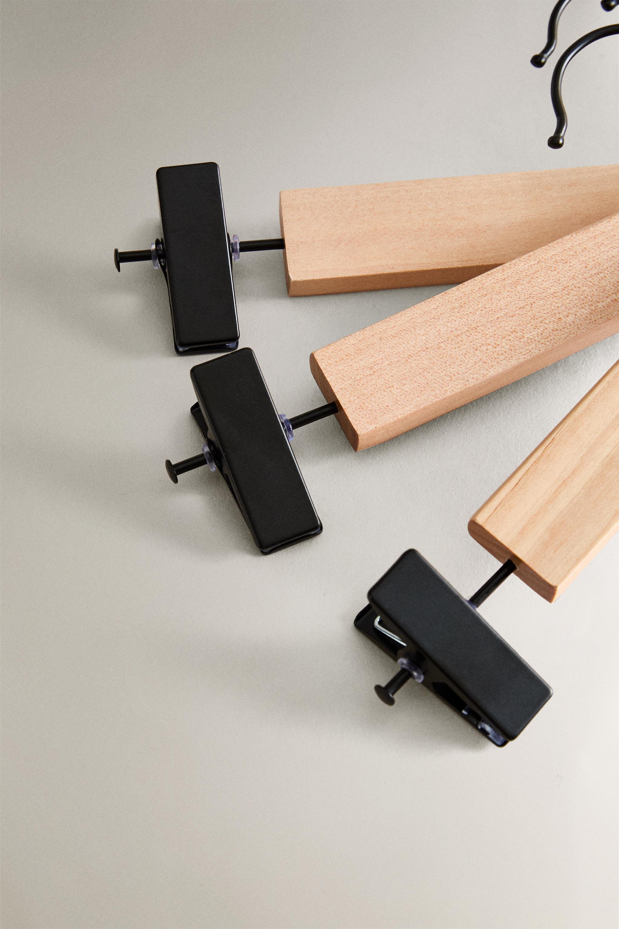 WOODEN SKIRT HANGER (SET OF 3) — Light beige