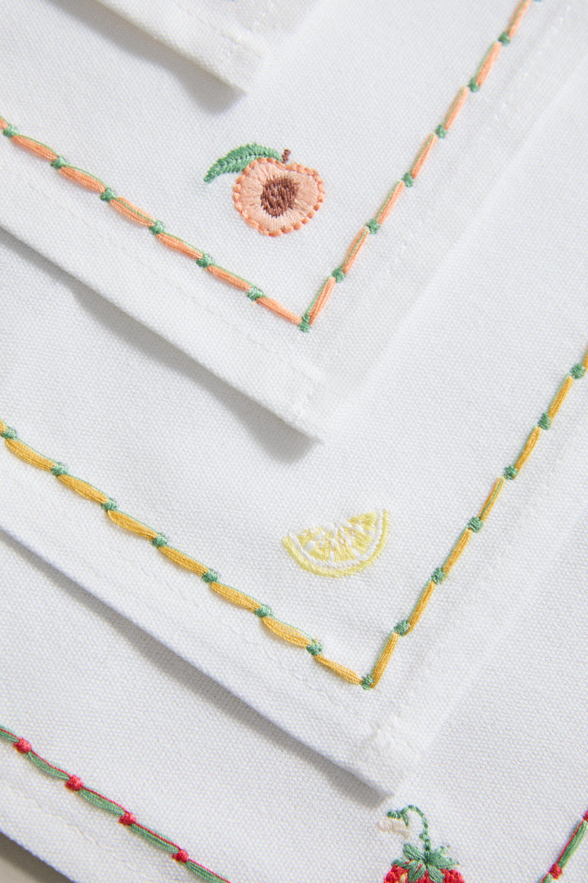 SET OF FRUIT COCKTAIL NAPKINS (SET OF 4)