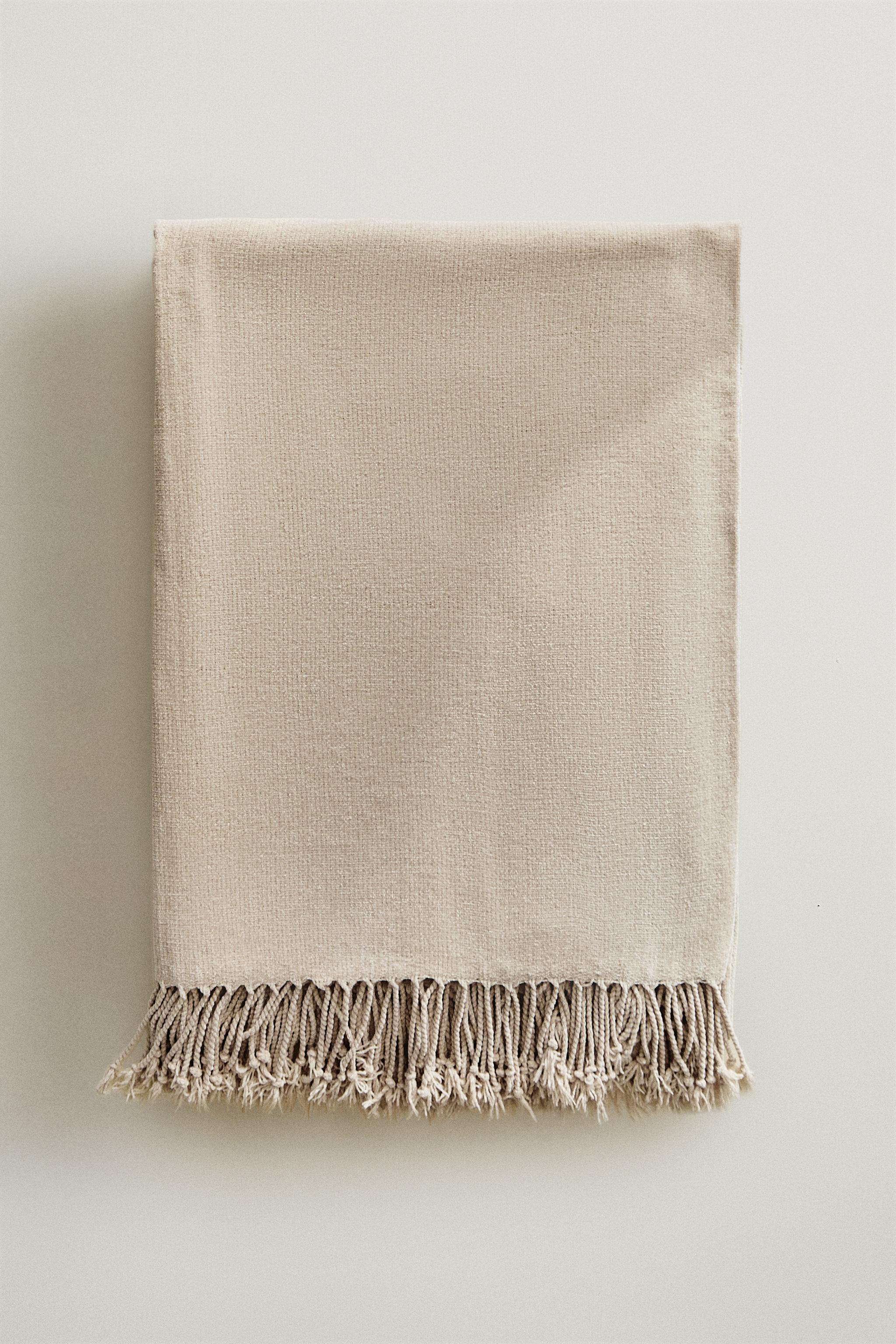 CHENILLE BLANKET — Light beige