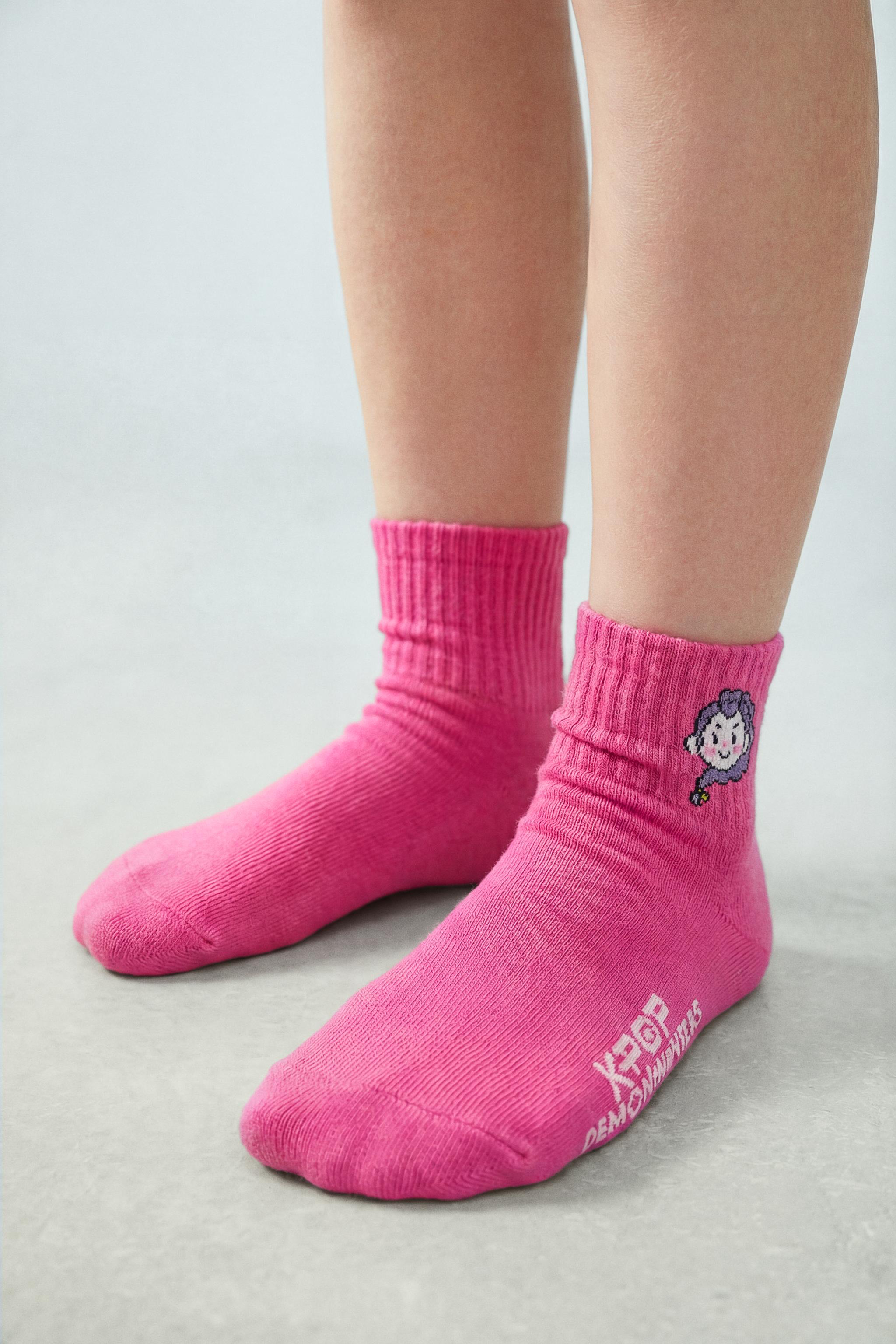 LOT DE TROIS CHAUSSETTES MI-Hautes KPOP DEMON HUNTERS™ NETFLIX ©