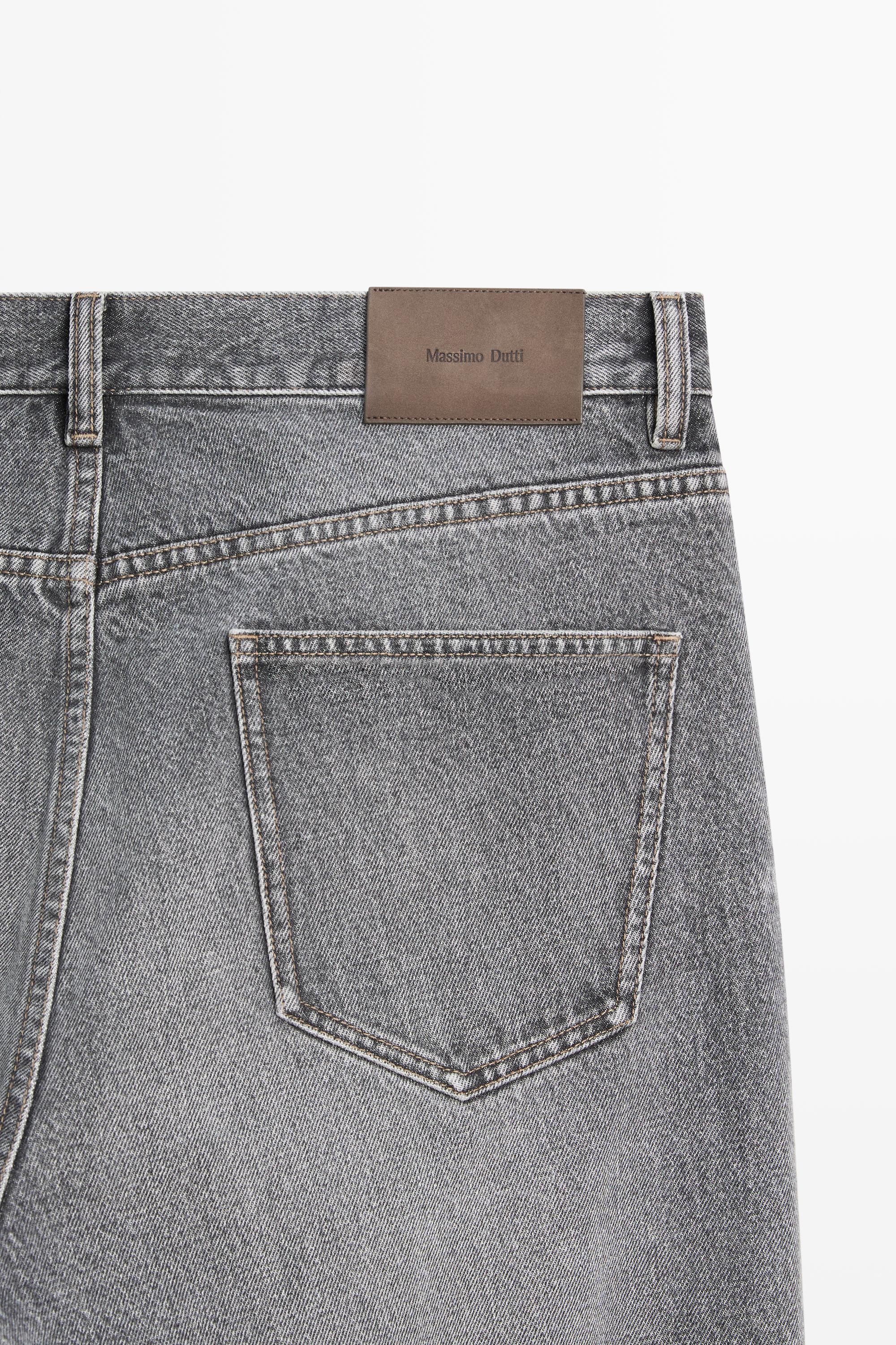 Straight-leg jeans
