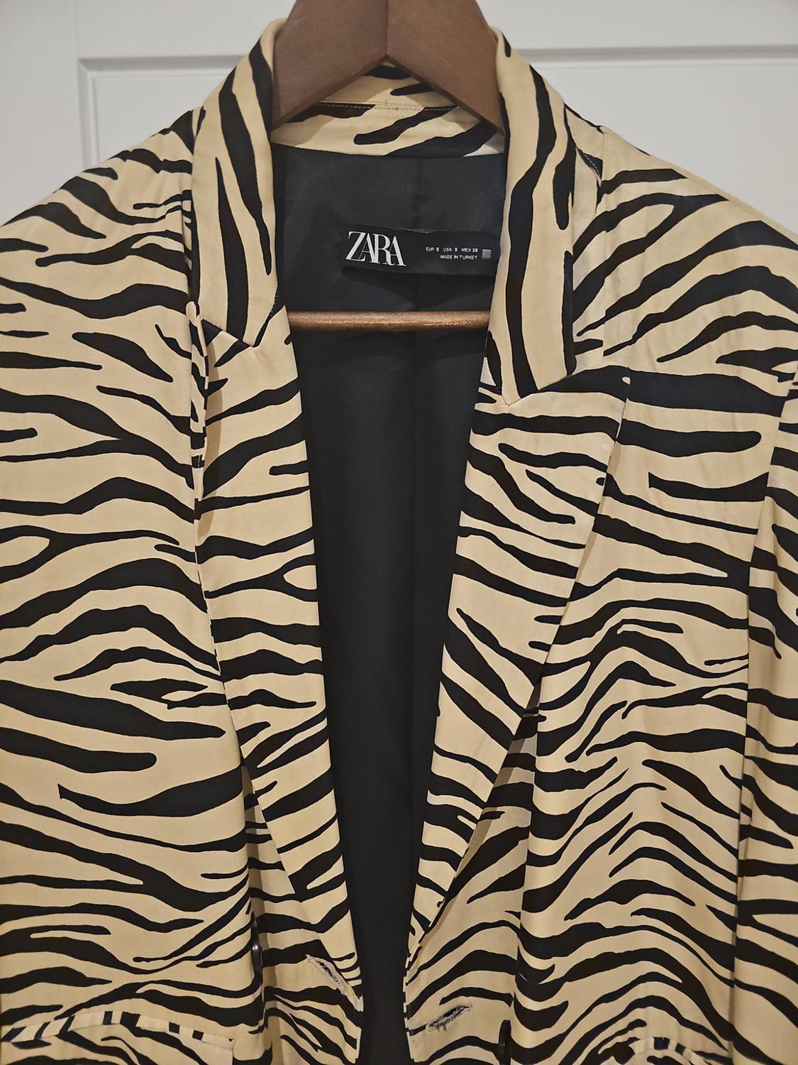 ANIMAL PRINT SATIN BLAZER - Image 3