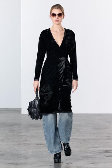 БАРХАТНОЕ КИМОНО С ВЫШИВКОЙ — ZW COLLECTION — ЧЕРНЫЙ от Zara — изображение 0