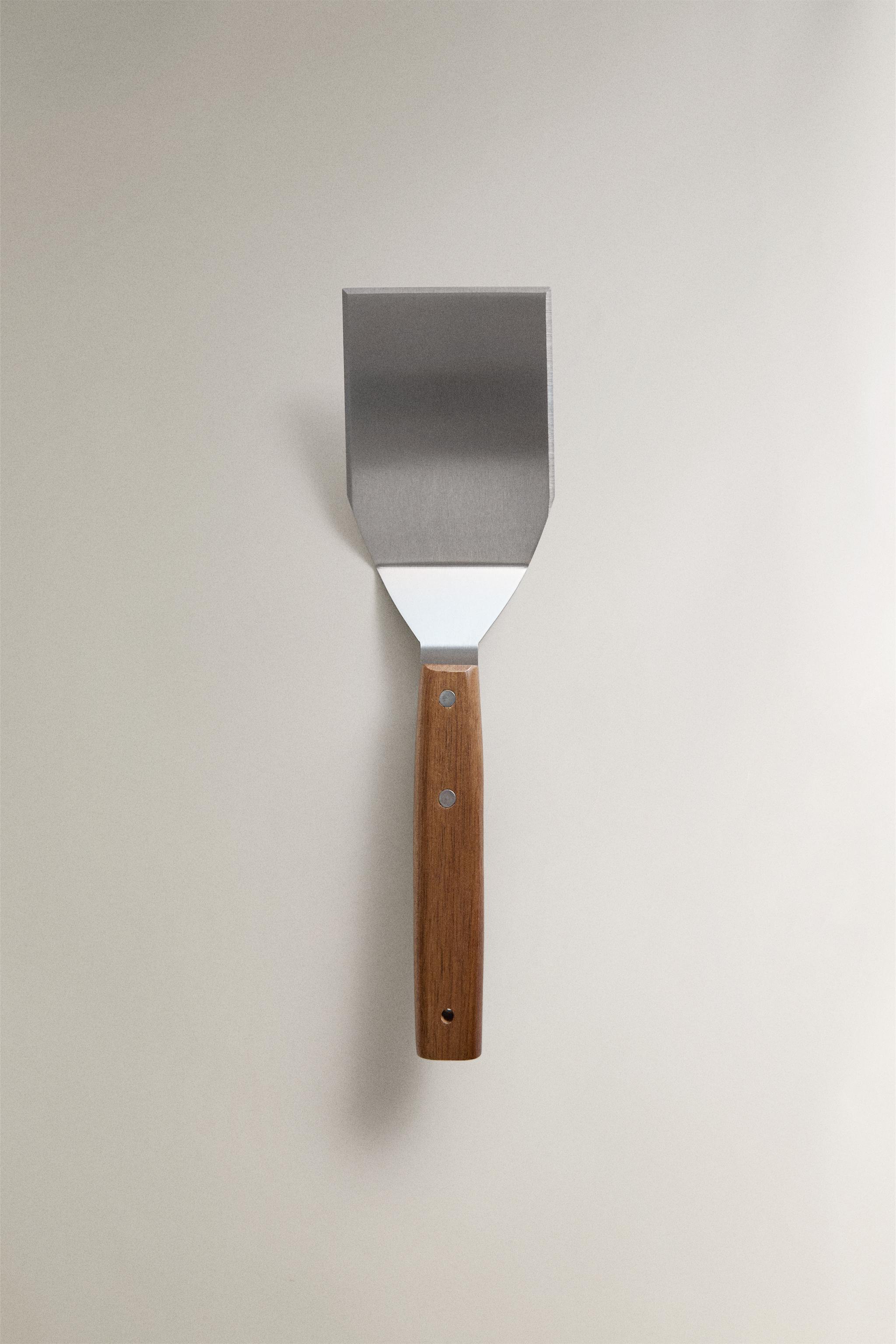 STEEL AND WOOD BURGER SPATULA
