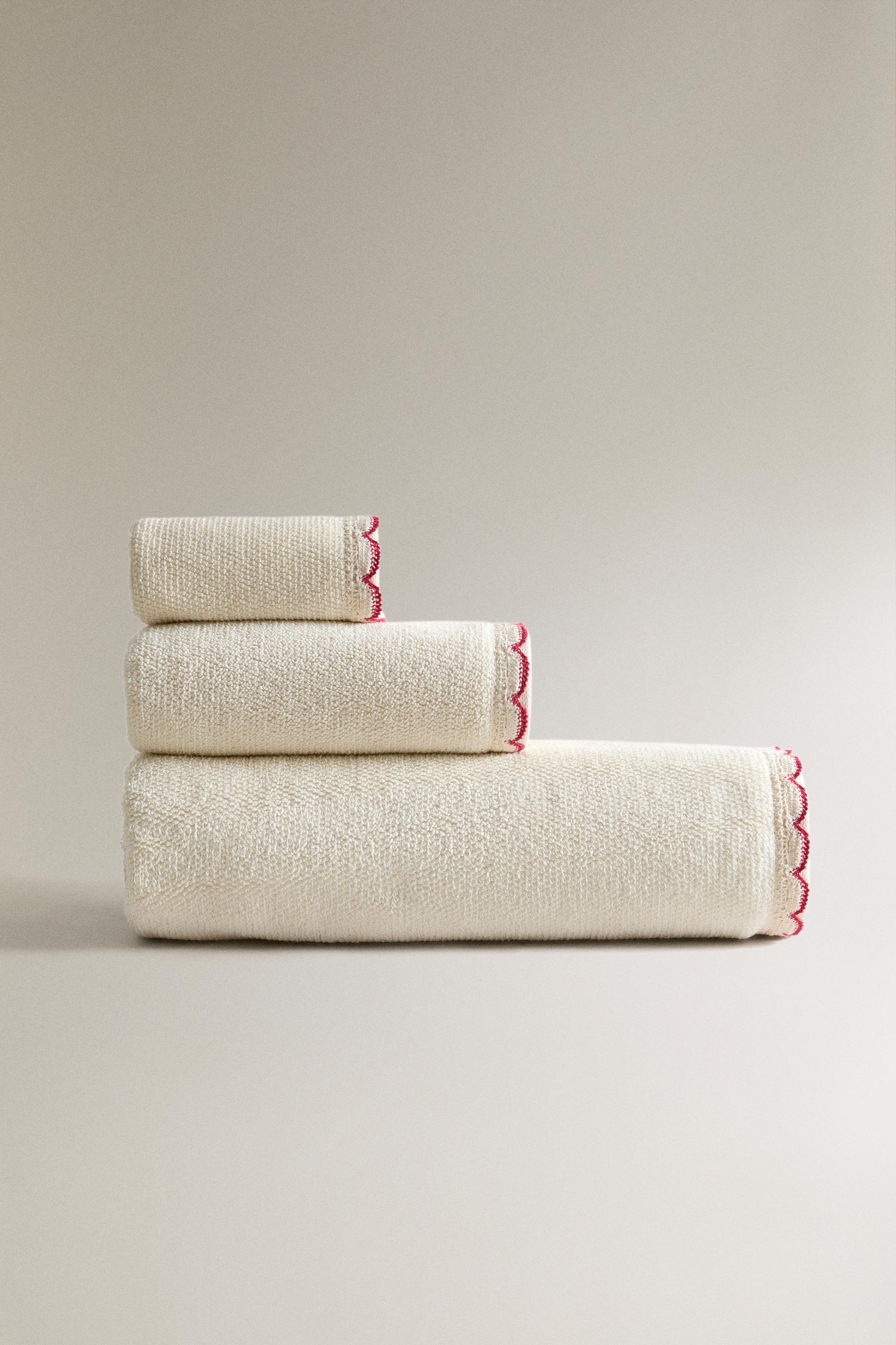 CONTRAST CROCHET BATH TOWEL
