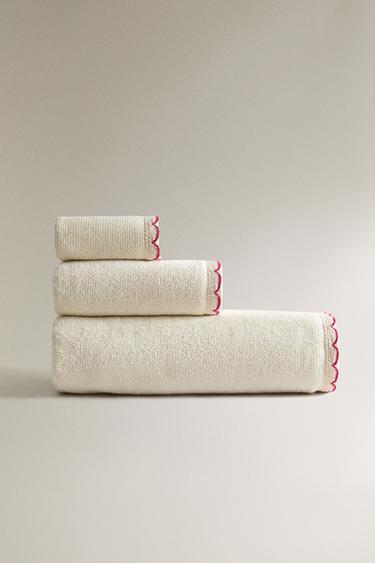 CONTRAST CROCHET BATH TOWEL - Red by Zara - Image 0