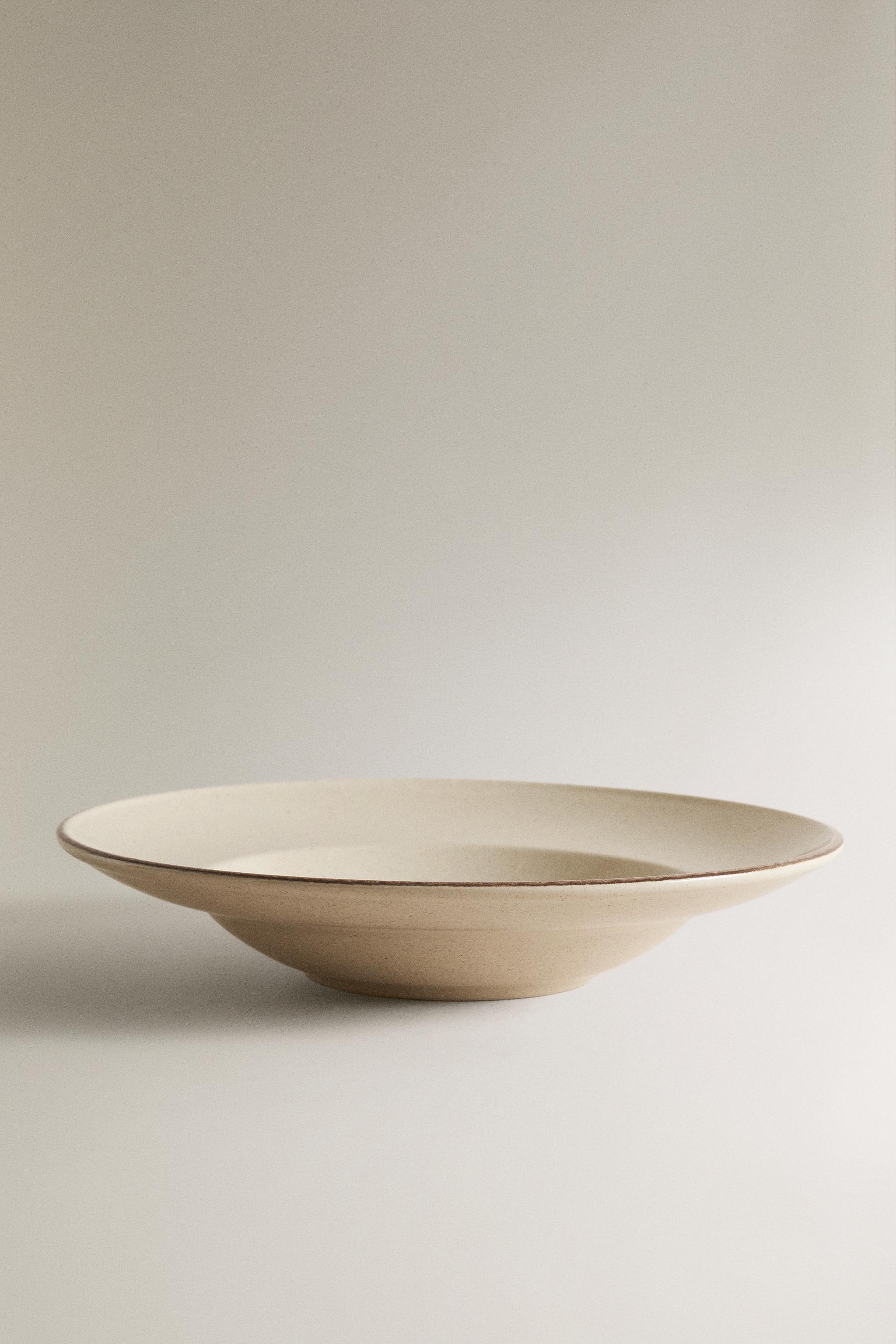 DISTRESSED STONEWARE PASTA PLATE — Light ecru