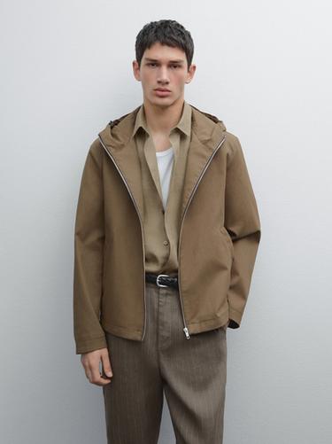 Chaqueta corta capucha mezcla algodón - Arena de Zara