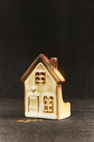 CERAMIC CHRISTMAS HOUSE TEALIGHT HOLDER WITH HEART - Brown by Zara - Image 4