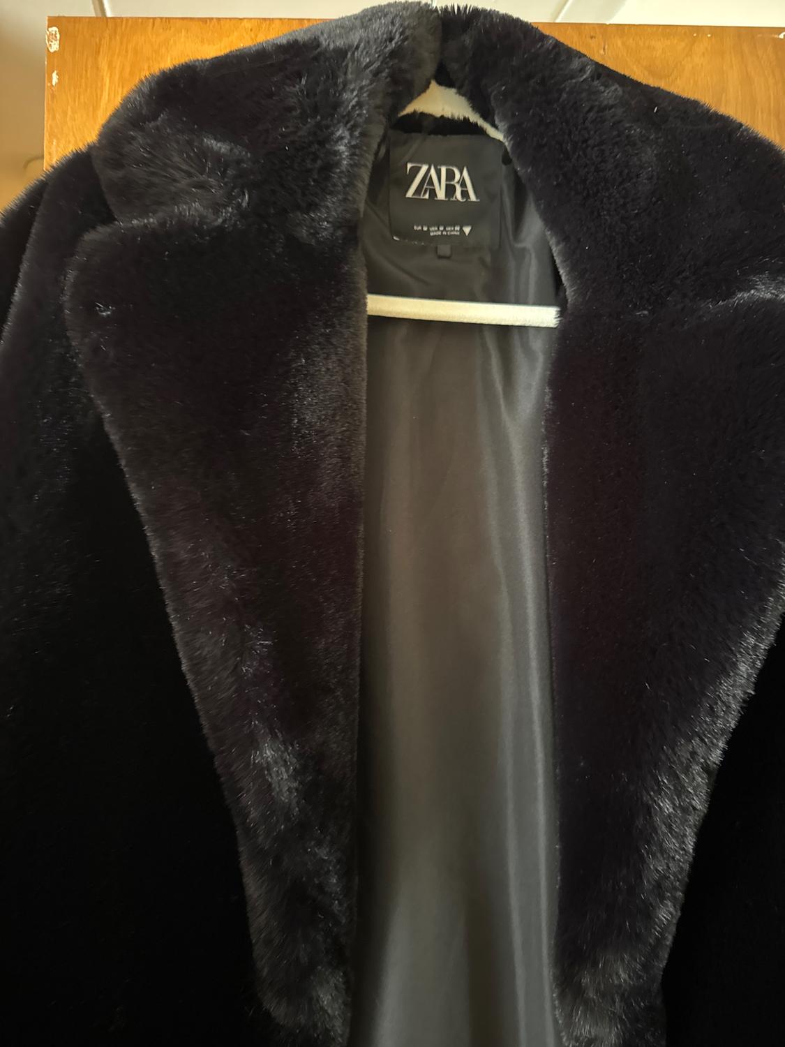 FAUX FUR COAT - Image 3