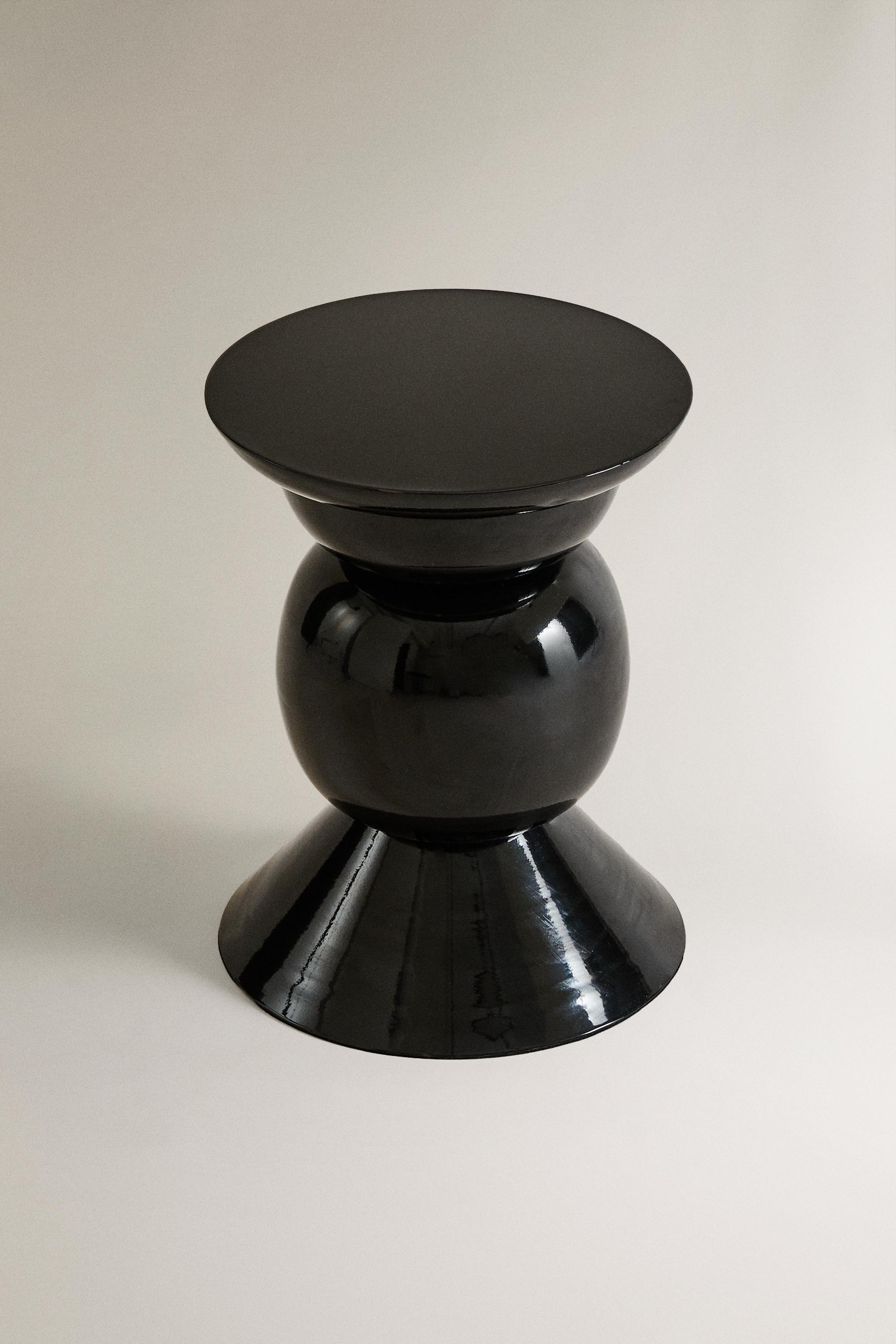 SMALL METAL SIDE TABLE