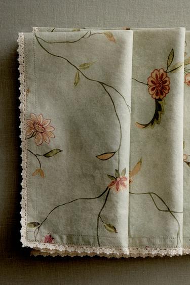 PACK OF FLORAL PRINT NAPKINS WITH LACE TRIM (PACK OF 2) - Green by Zara