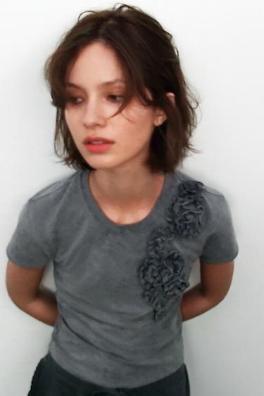 WASHED T-SHIRT WITH 3D FLOWER - Grey by Zara
