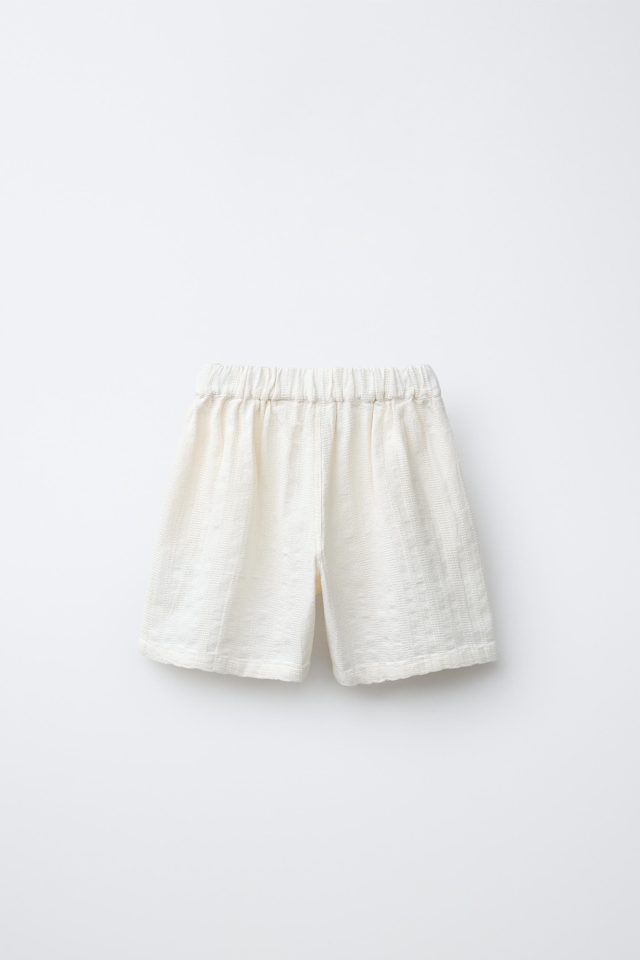 TEXTURED SHORTS