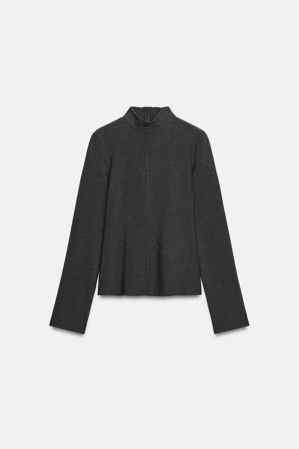 TOP WITH SHOULDER PADS