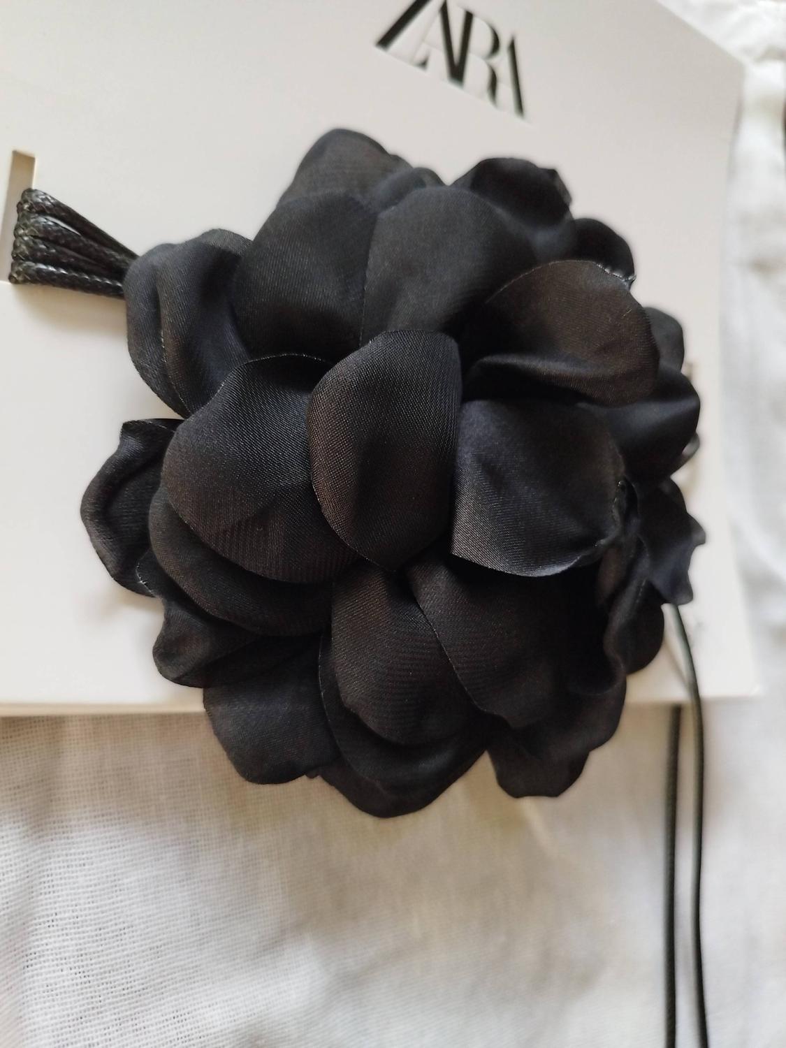 NECK FLOWER WITH CORD - Image 2