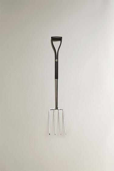 GARDEN PITCHFORK - Dark brown by Zara
