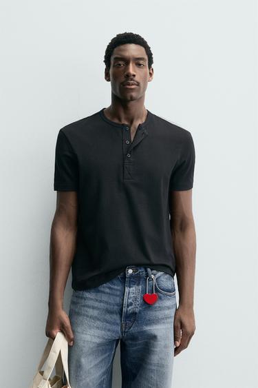 CAMISETA CUELLO PANADERO - Negro de Zara