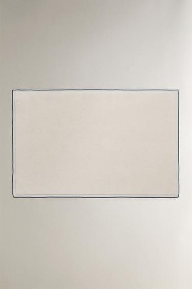 TOWEL WITH COLOURED TOPSTITCHING - Ivory by Zara