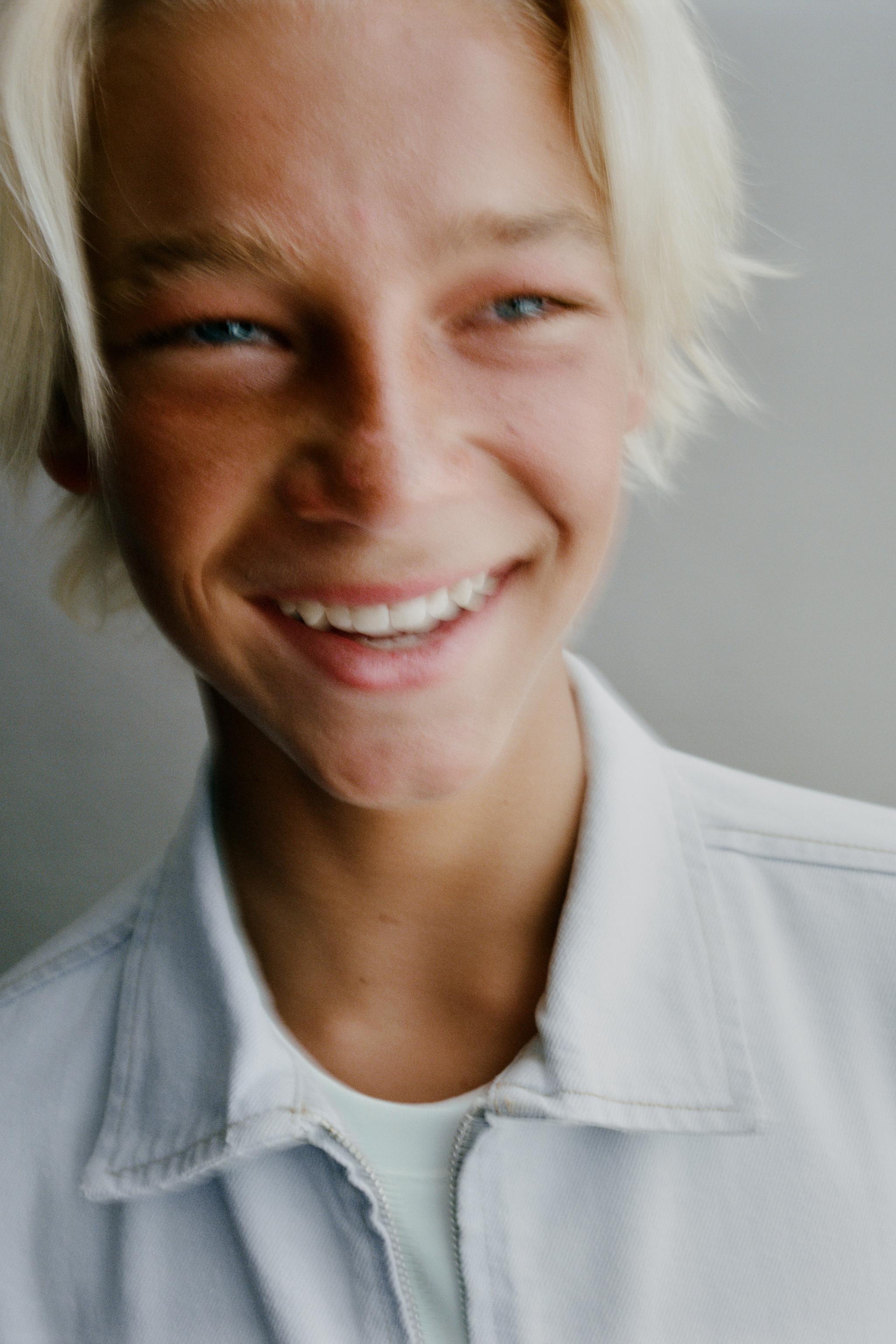 DENIM JACKET — Light blue