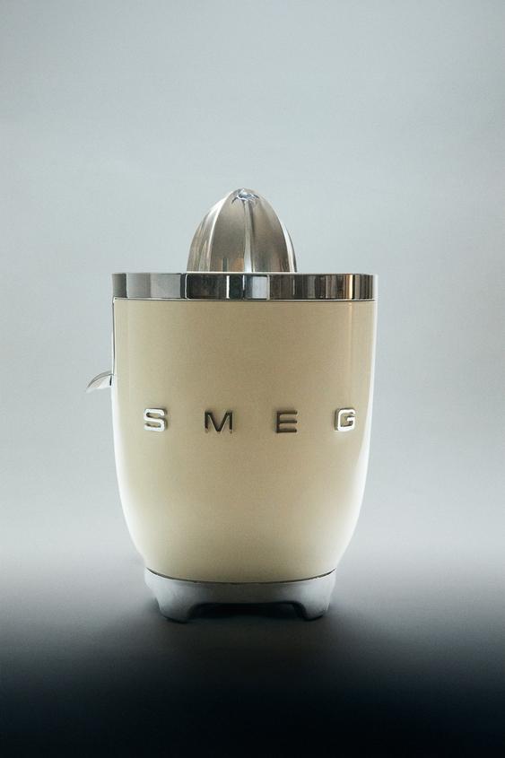 PRESSE-AGRUMES SMEG - Crème de Zara - Image 5