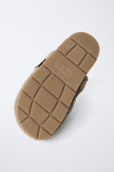 SABOTS EFFET PEAU DE MOUTON - Gris vison de Zara - Image 6