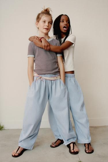 جينز بالون انسيابي - أزرق فاتح الخاص بـ Zara