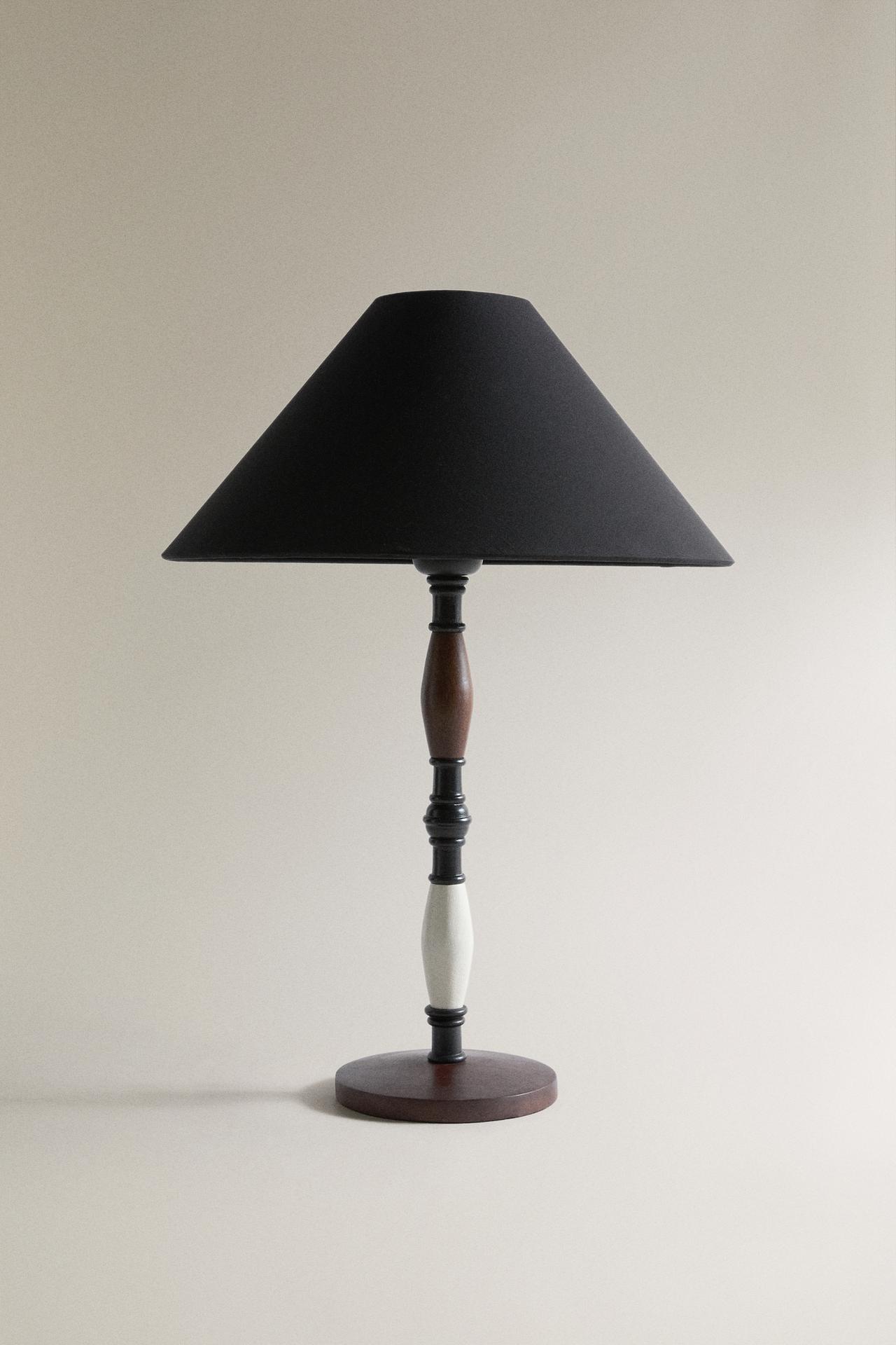 WOOD AND LINEN TABLE LAMP
