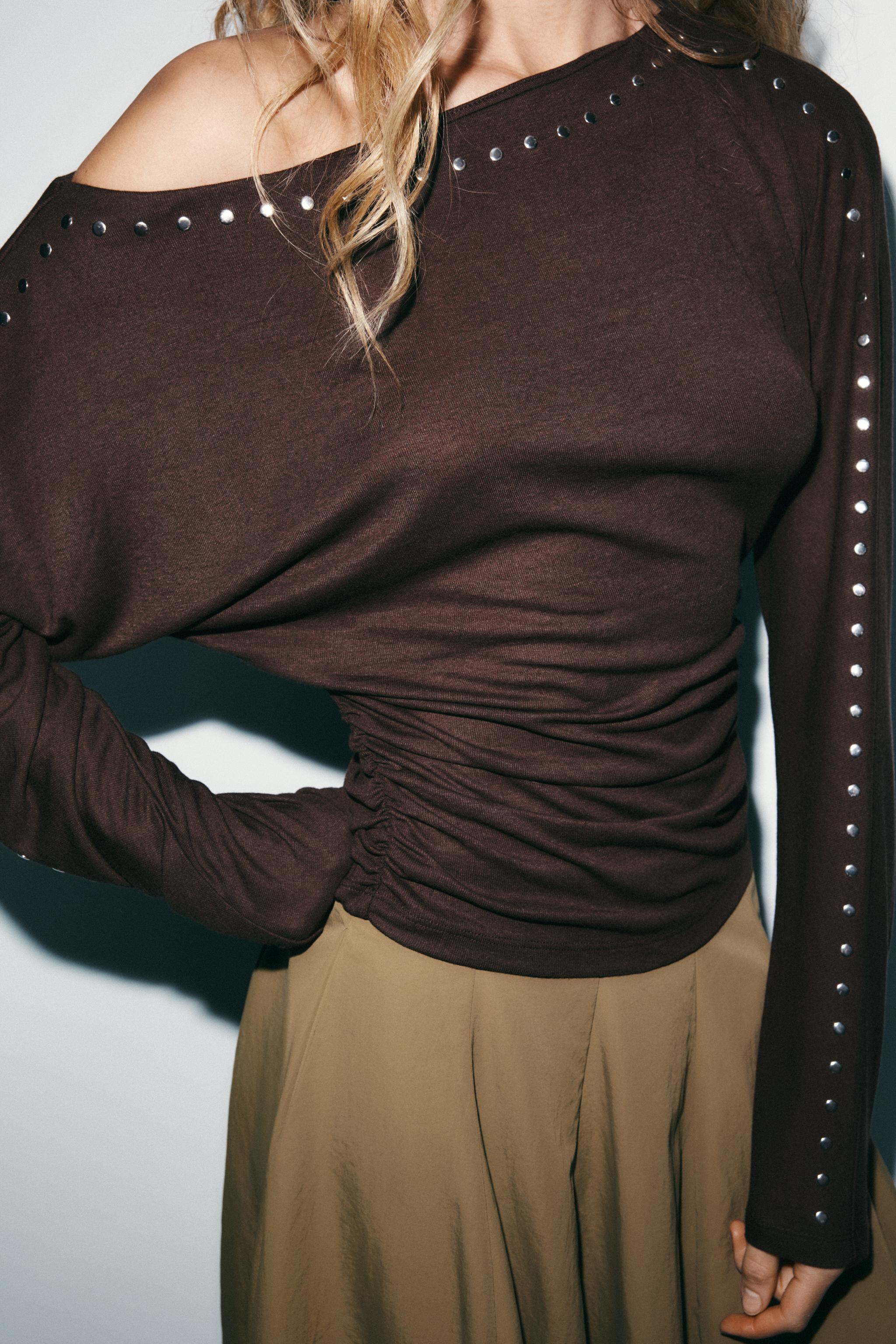 LONG SLEEVE T-SHIRT WITH STUDS