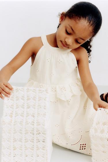 VESTIDO CUELLO HALTER BORDADOS - Crudo de Zara