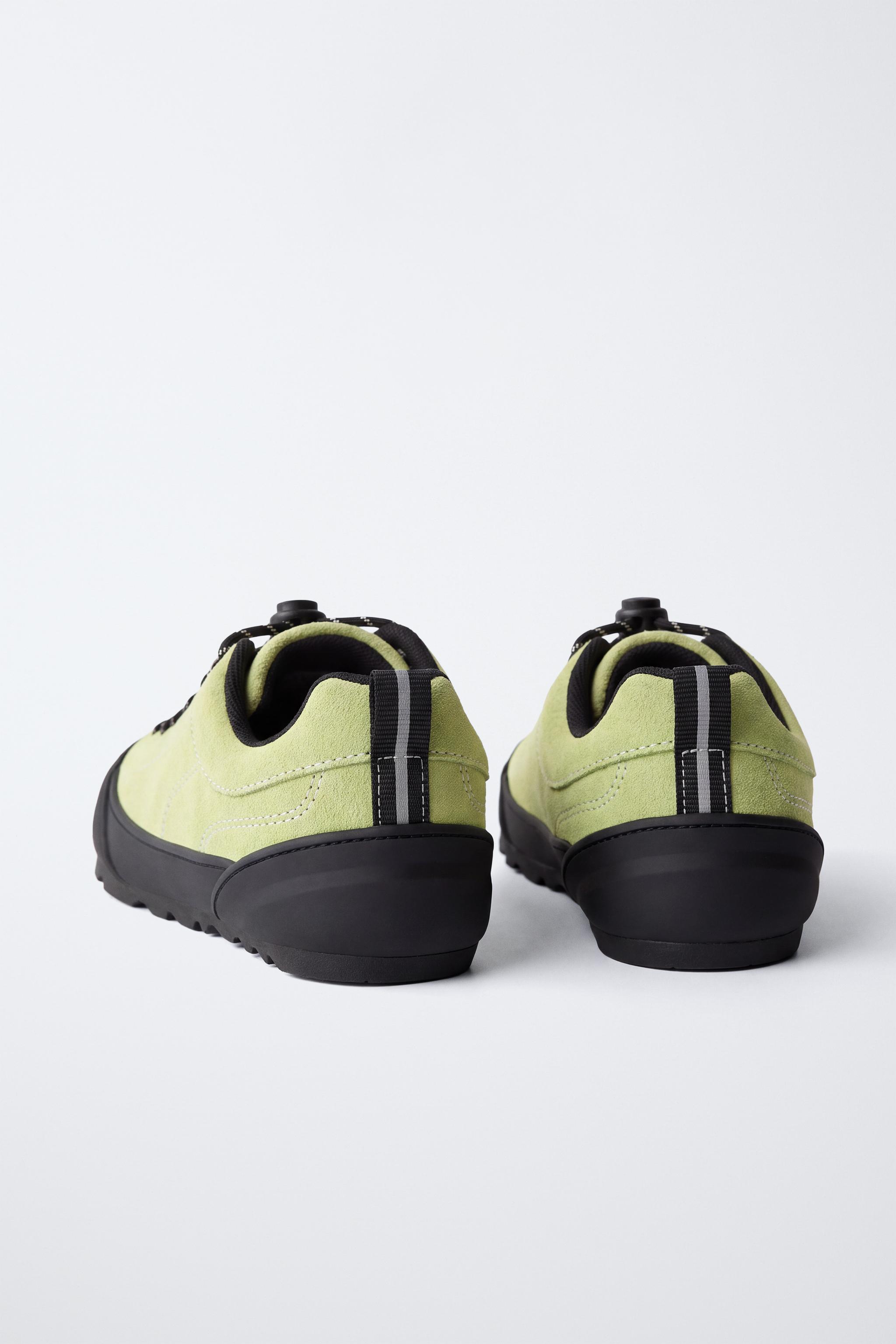 CONTRAST SNEAKERS