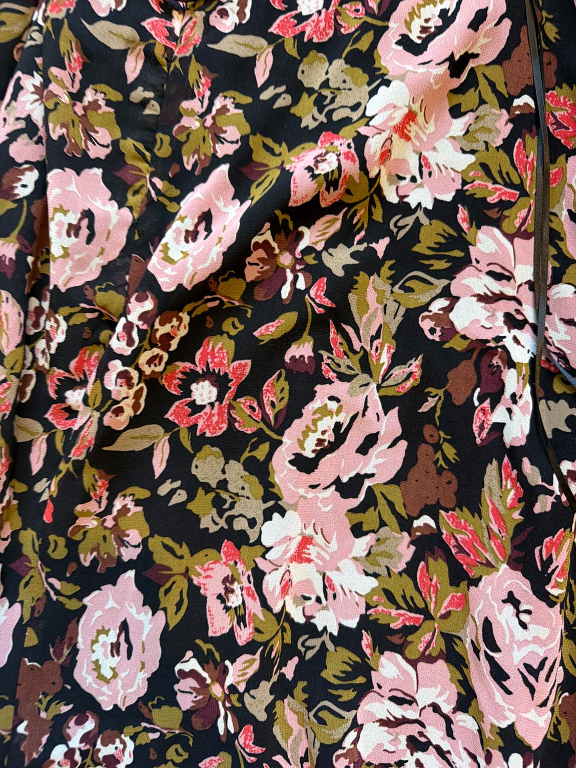 FLORAL FLOWING DRESS WITH OPEN BACK DETAIL AND CUT OUT AT WAIST - Image 4