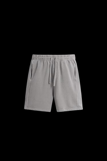 BERMUDA JOGGER LAVADA  RELAXED FIT - Gris claro de Zara - Imagen 0
