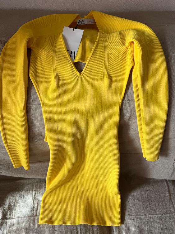 KNIT DRESS WITH OPEN BACK SECOND HAND