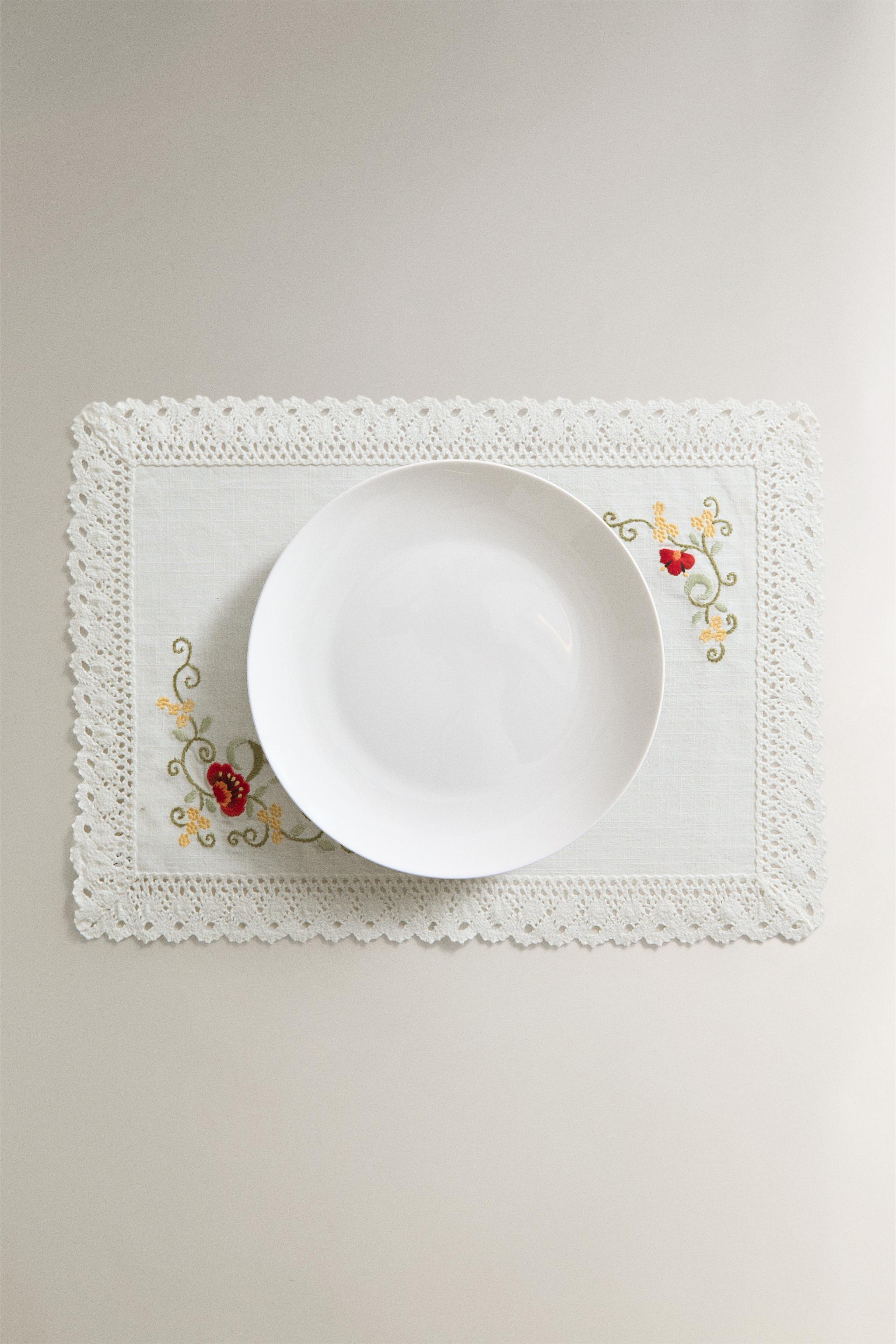 COTTON FLORAL PLACEMAT