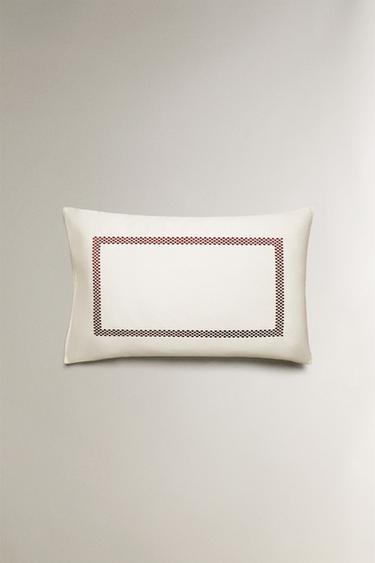 GEOMETRIC EMBROIDERED SATEEN PILLOWCASE - Burgundy by Zara - Image 2