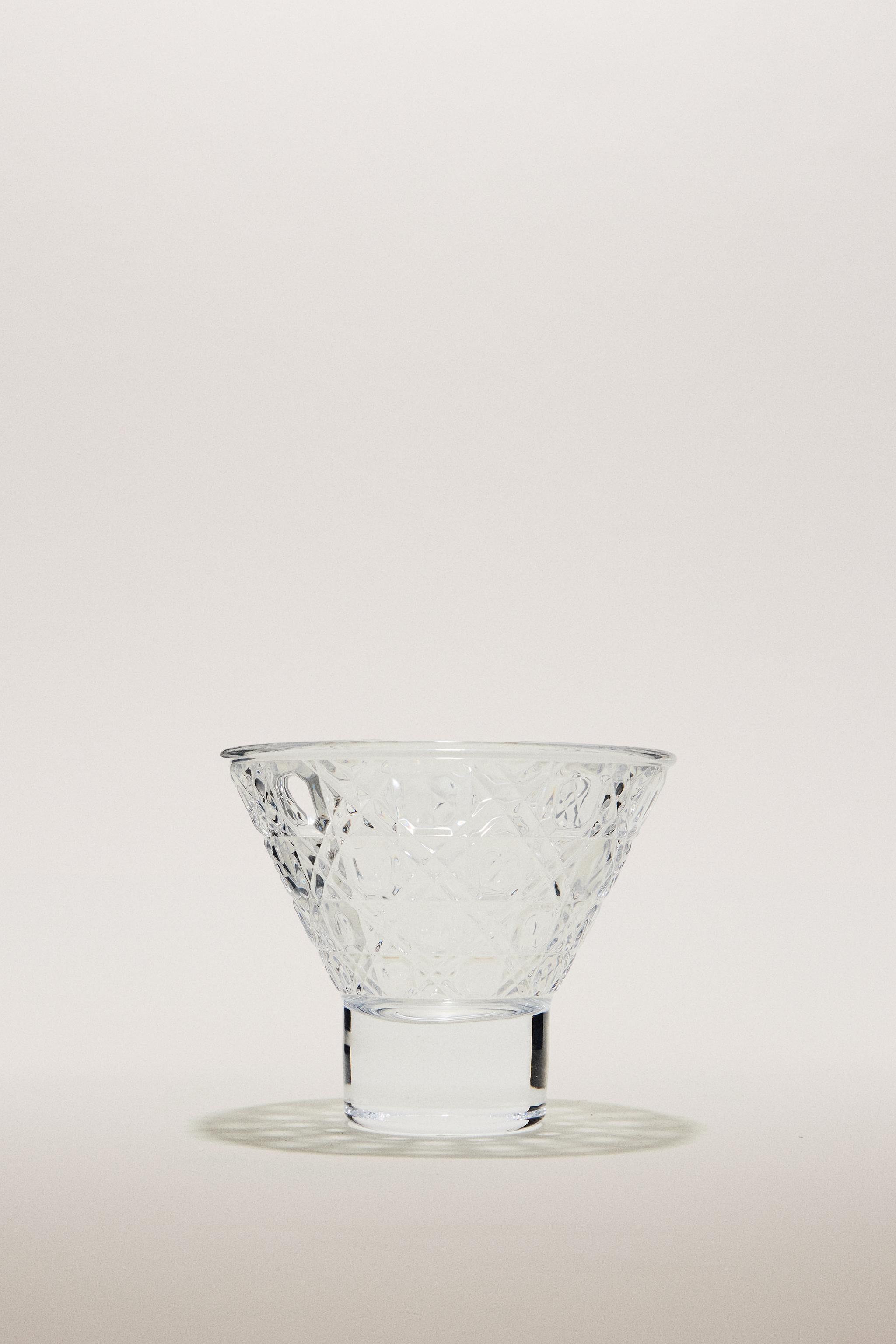 RAISED DESIGN GLASS ICE-CREAM CUP — Transparent