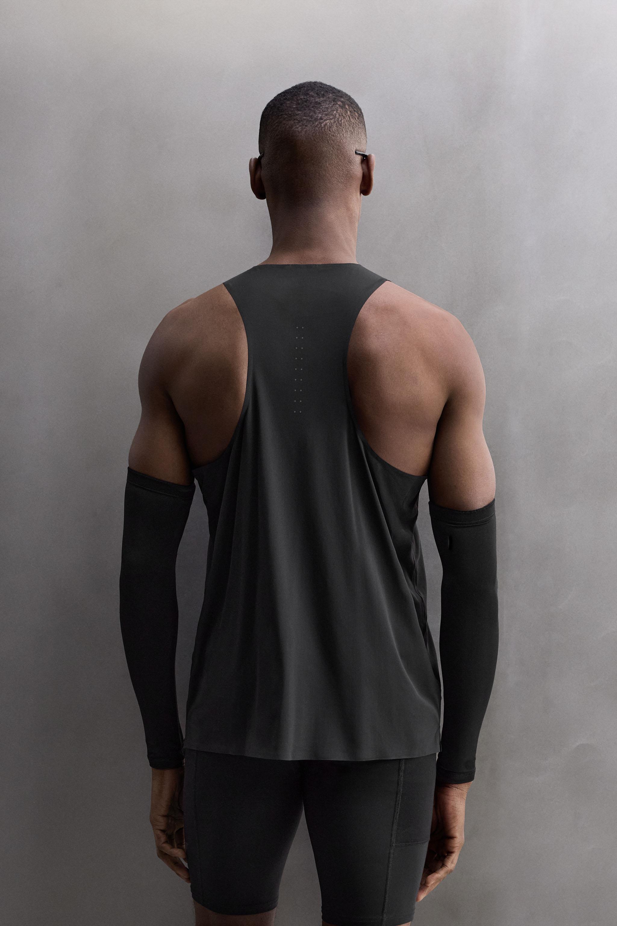 軽量テクニカルタンクトップ - ダークブラウン | ZARA Japan / 日本