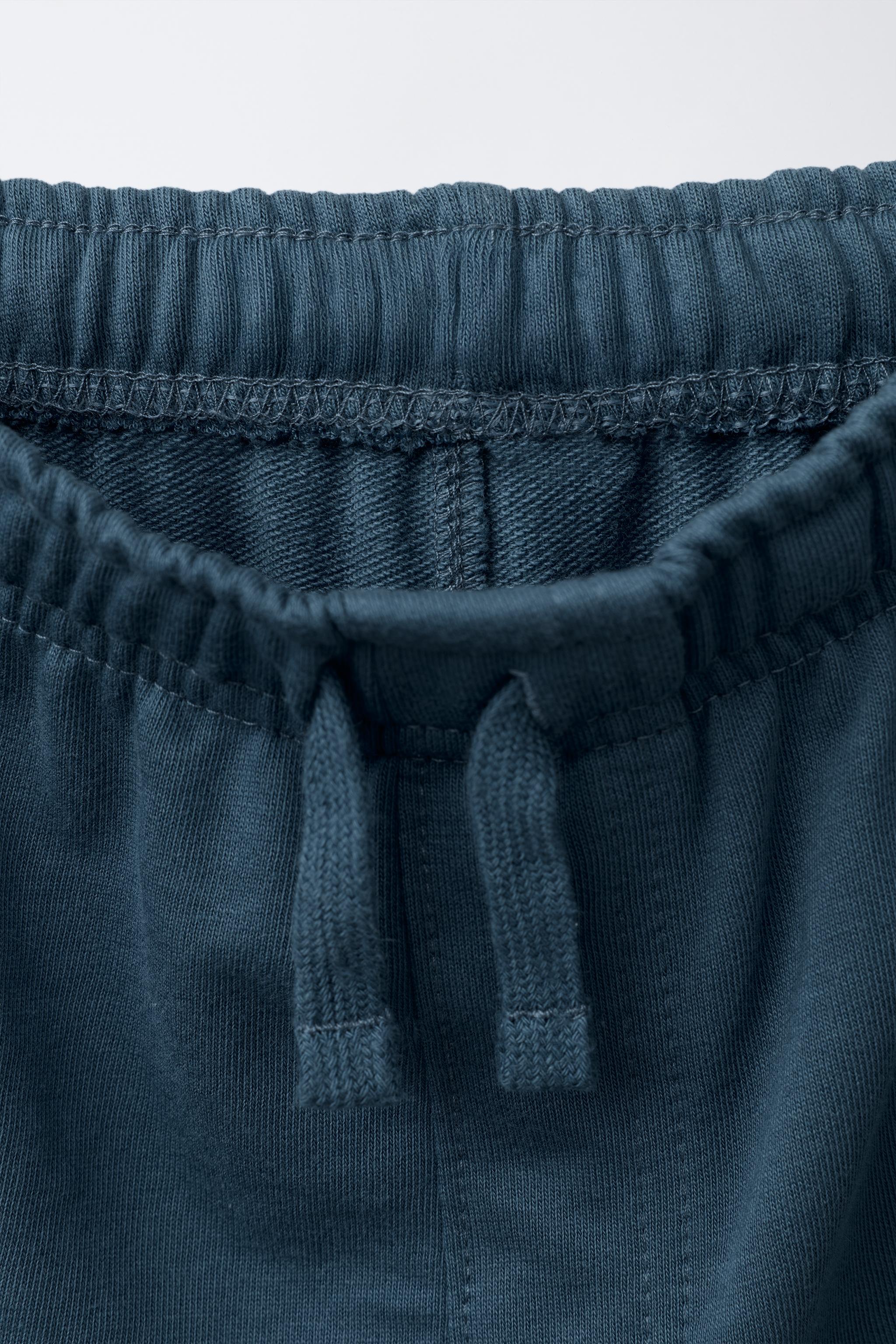 LOT DE DEUX BERMUDAS DROITS UNIS